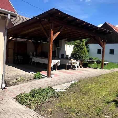 Hotel Postakocsi Vendeghaz Kisgyor Exteriér fotografie