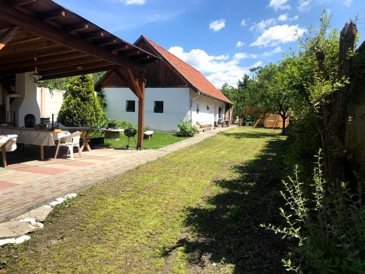 Hotel Postakocsi Vendeghaz Kisgyor Exteriér fotografie