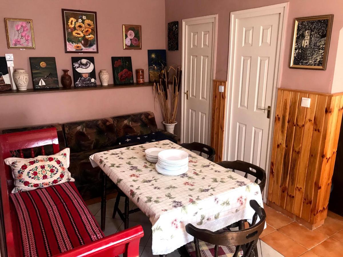 Hotel Postakocsi Vendeghaz Kisgyor Exteriér fotografie